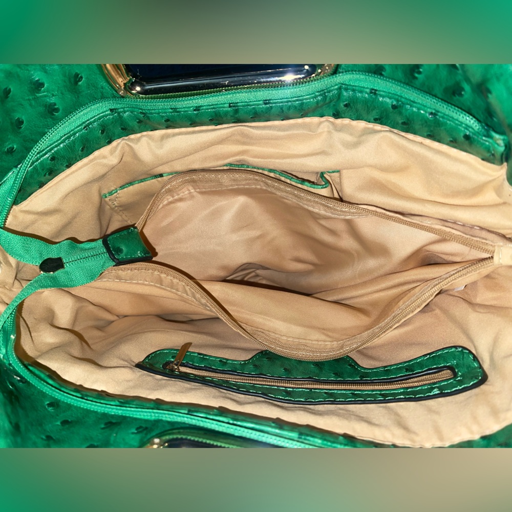 🤑3/$18 Faux Ostrich Purse - Picture 7 of 7